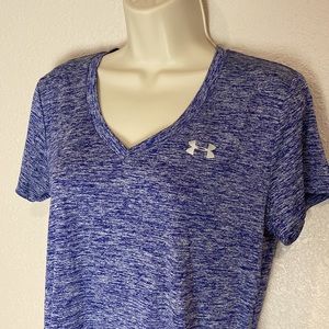 Blue Under Armor women’s short sleeve t-shirt.